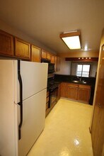 5644 E 40th Ave in Anchorage, AK - Building Photo - Building Photo