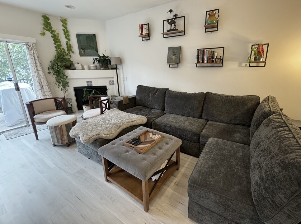3645 Cardiff Ave, Unit 112 in Los Angeles, CA - Foto de edificio