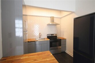 1701 Prytania St in New Orleans, LA - Building Photo - Building Photo