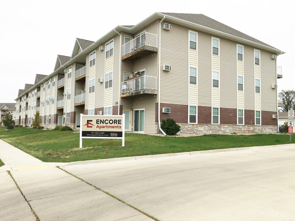 Encore Apartments in Minot, ND - Foto de edificio