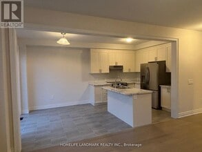 99 Kenneth Rogers Cres in East Gwillimbury, ON - Building Photo - Building Photo