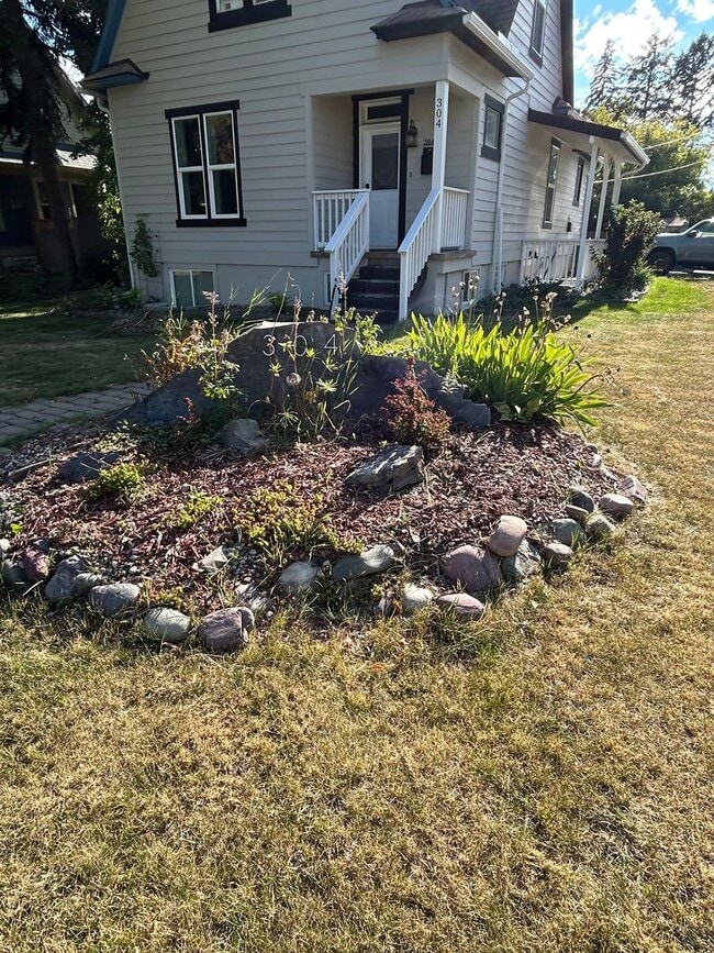 property at 304 9th Ave W