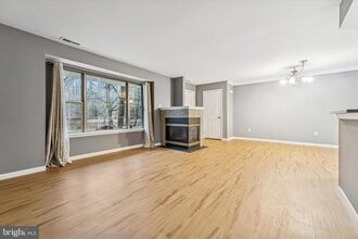 606 Oswego Ct in Mount Laurel, NJ - Building Photo - Building Photo