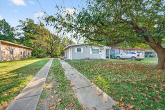 403 S Contemporary Dr in Sherman, TX - Building Photo - Building Photo