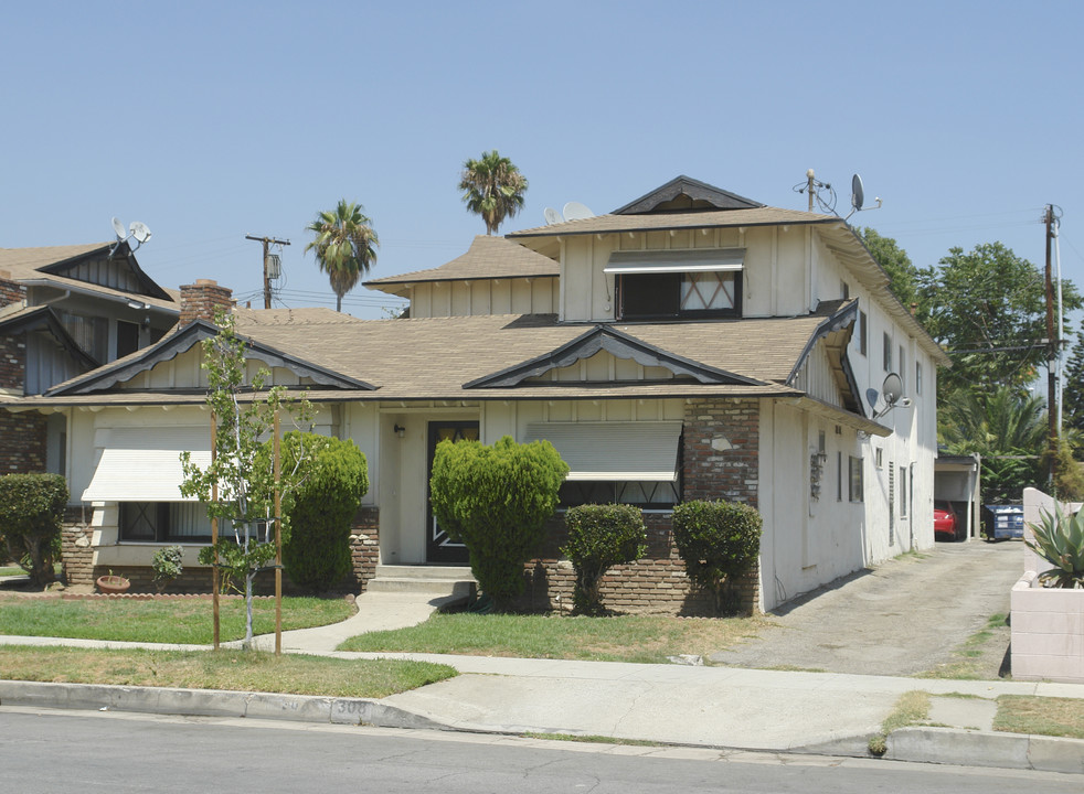 308 N 1st St in Alhambra, CA - Foto de edificio