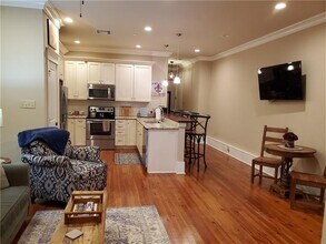 216 Chartres St in New Orleans, LA - Building Photo - Building Photo