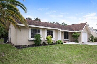 2386 Vestridge St in North Port, FL - Building Photo - Building Photo