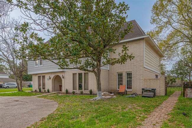 4015 Black Locust Dr in Houston, TX - Building Photo - Building Photo
