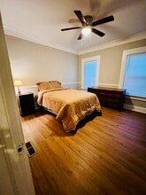 2077 Cascade Rd SW, Unit C in Atlanta, GA - Foto de edificio - Building Photo