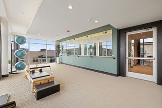 The Grand at the Domain in Austin, TX - Foto de edificio - Building Photo