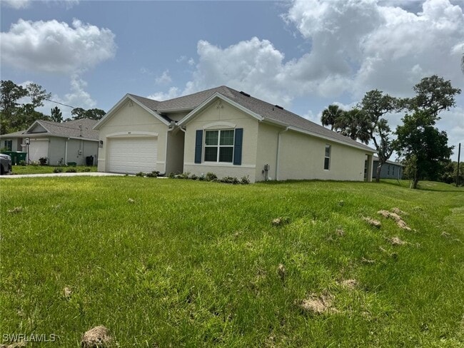 5015 Montrose Ln in La Belle, FL - Building Photo - Building Photo