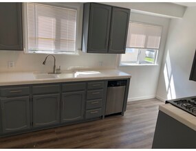 1136 S Holt Ave, Unit 1 in Los Angeles, CA - Building Photo - Building Photo