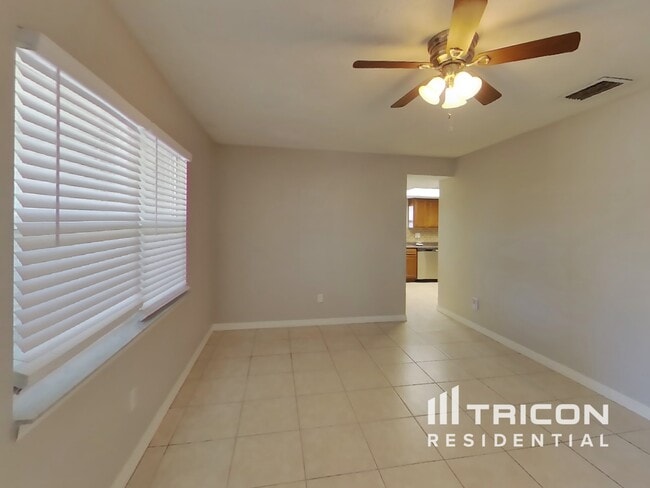 1016 Sagamore Dr in Seffner, FL - Foto de edificio - Building Photo