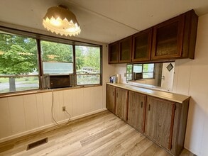36 Pink Pearl Ln in East Flat Rock, NC - Building Photo - Building Photo