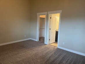 253 W Ridge Rd in Saratoga Springs, UT - Building Photo - Building Photo