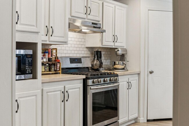 3063 Sweet Home Rd in Chapmansboro, TN - Building Photo - Building Photo