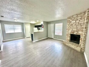 9808 Roxanna Dr in Austin, TX - Building Photo - Building Photo