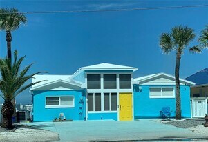 813 N Atlantic Ave in New Smyrna Beach, FL - Building Photo
