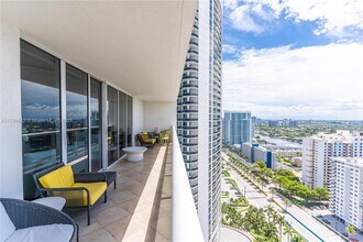 1830 S Ocean Dr, Unit 2608 in Hallandale Beach, FL - Building Photo - Building Photo