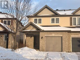 21 Cresthaven Dr in Ottawa, ON - Building Photo