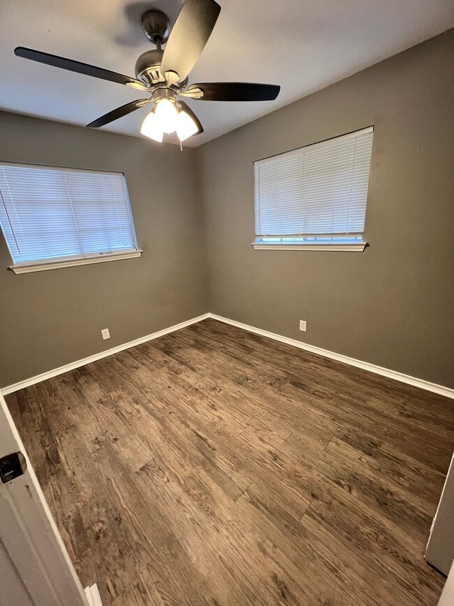 844 E Sunshine Dr in San Antonio, TX - Building Photo - Building Photo