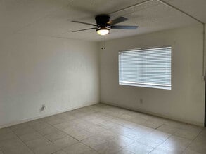 1629 Espanola Ave in Daytona Beach, FL - Building Photo - Building Photo