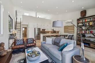 160 Tasso St in Palo Alto, CA - Building Photo - Building Photo