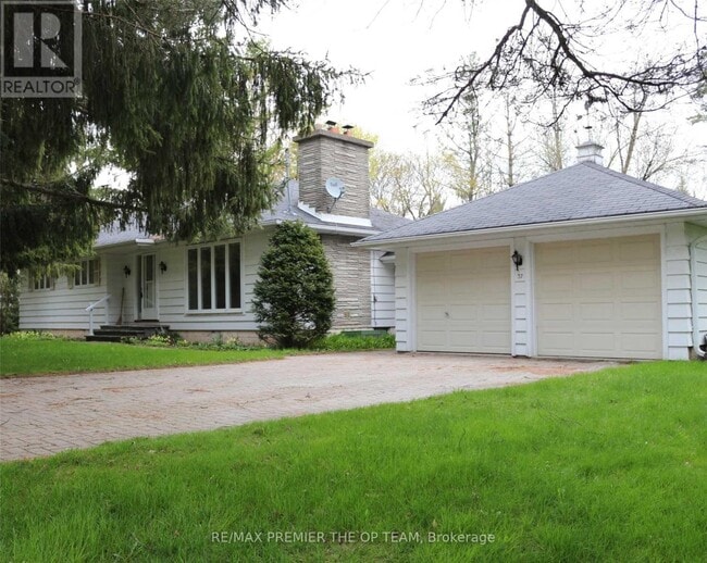 37 John St in King City, ON - Building Photo - Building Photo