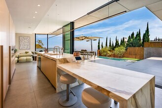 1807 Blue Heights Dr in Los Angeles, CA - Building Photo - Building Photo