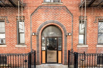 1570 66th St in Brooklyn, NY - Foto de edificio - Building Photo