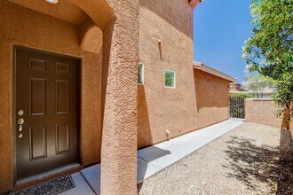 9257 W Sunny Oven Ct in Las Vegas, NV - Foto de edificio - Building Photo