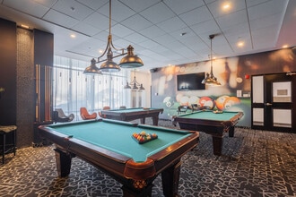 Les Façades du Mesnil in Québec, QC - Foto de edificio - Building Photo