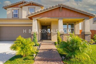 1038 Osprey Dr in Lathrop, CA - Foto de edificio - Building Photo