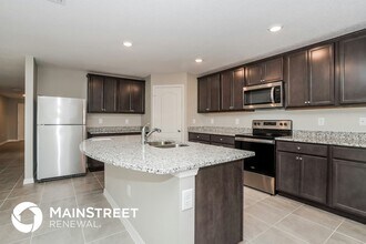 349 Daffodil Ln in Poinciana, FL - Building Photo - Building Photo