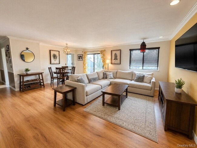 property at 10 Sycamore Dr