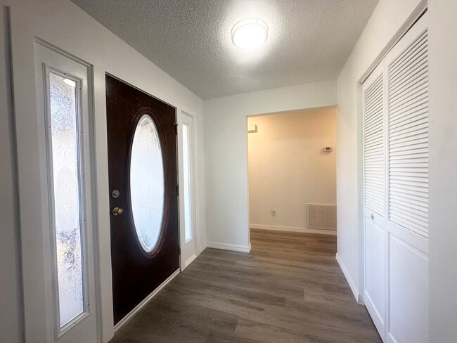 107 Maplewood Dr in Sanford, FL - Building Photo - Building Photo