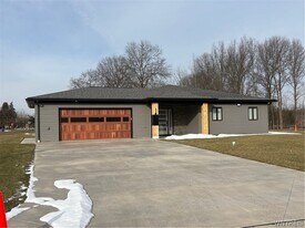 855 Madison Ave in Lewiston, NY - Building Photo