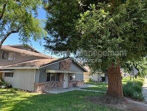 4513 Greenholme Dr in Sacramento, CA - Building Photo - Building Photo