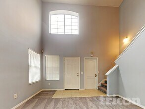 8405 Quarter Horse Dr in Riverview, FL - Foto de edificio - Building Photo