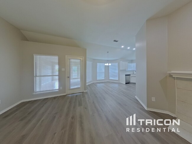 6301 Brookhaven Trail in Arlington, TX - Building Photo - Building Photo
