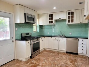 9809 Champa Dr in Dallas, TX - Building Photo - Building Photo