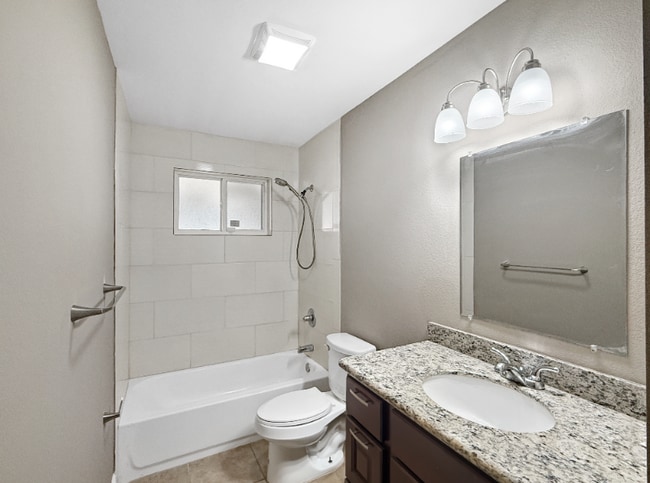 7230 Yorktown Dr in New Orleans, LA - Building Photo - Building Photo