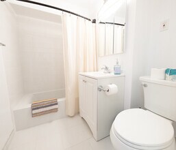 32 W 86th St in New York, NY - Building Photo - Building Photo