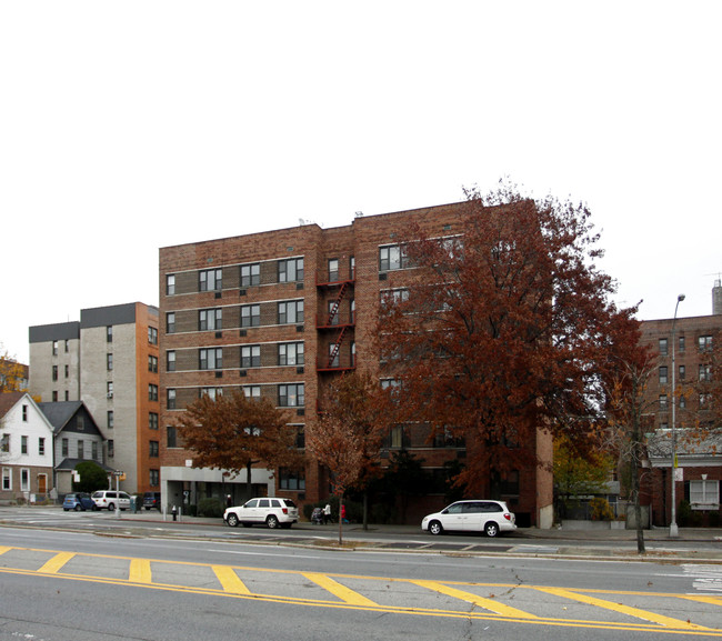 3010 Grand Concourse in Bronx, NY - Foto de edificio - Building Photo