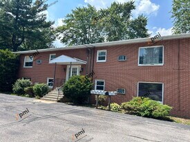 660 N Hobart Rd in Hobart, IN - Building Photo