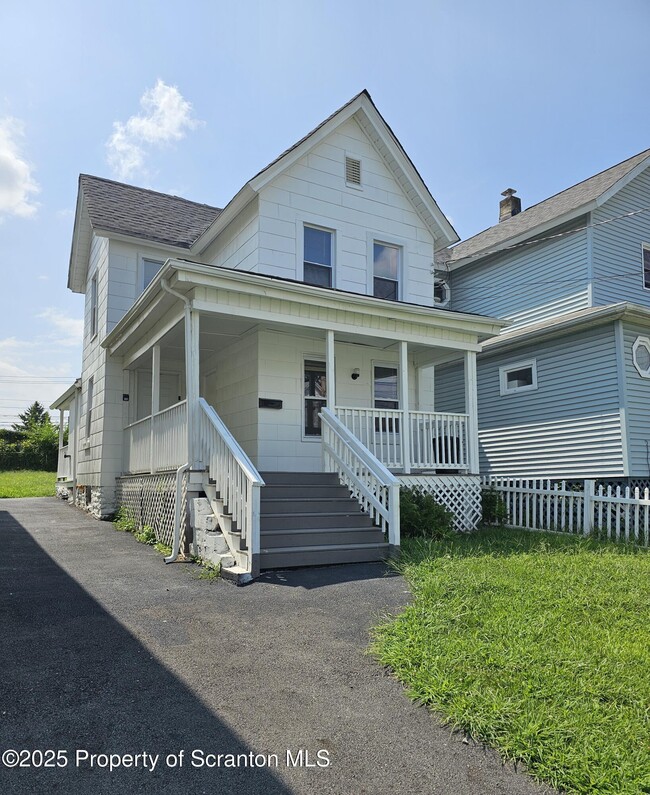 property at 325 Ferdinand St
