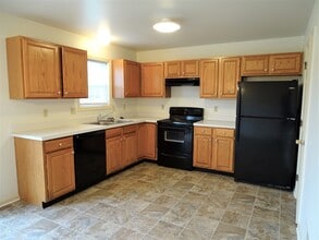 822 Woodridge Dr in Middletown, PA - Building Photo - Building Photo