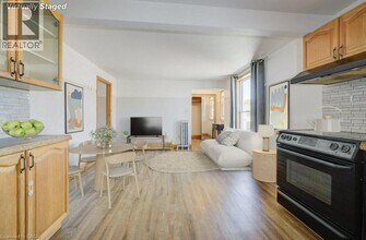 208 Ottawa Street S in Kitchener, ON - Building Photo - Building Photo