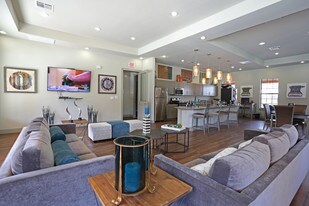 Volar in San Antonio, TX - Building Photo