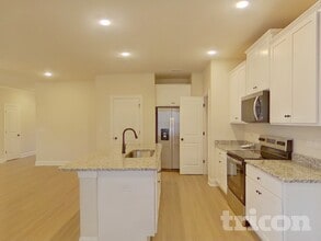 7323 Jerimoth Dr in Charlotte, NC - Foto de edificio - Building Photo